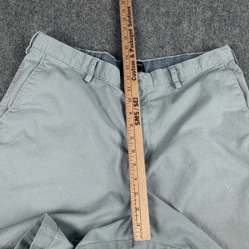 Banana Republic Aiden Shorts‎ Mens 38 Light Blue Chino Preppy Coastal Distressed